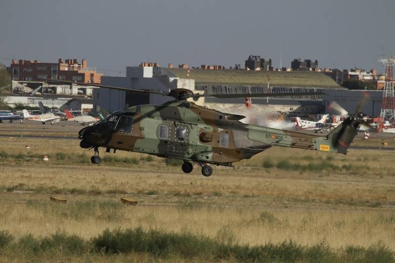 Un NH90 de las FAMET efectuó una demostración de sus altas capacidades. Foto: Julio Maíz/defensa.com Un NH90 de las FAMET efectuó una demostración de sus altas capacidades. Foto: Julio Maíz/defensa.com