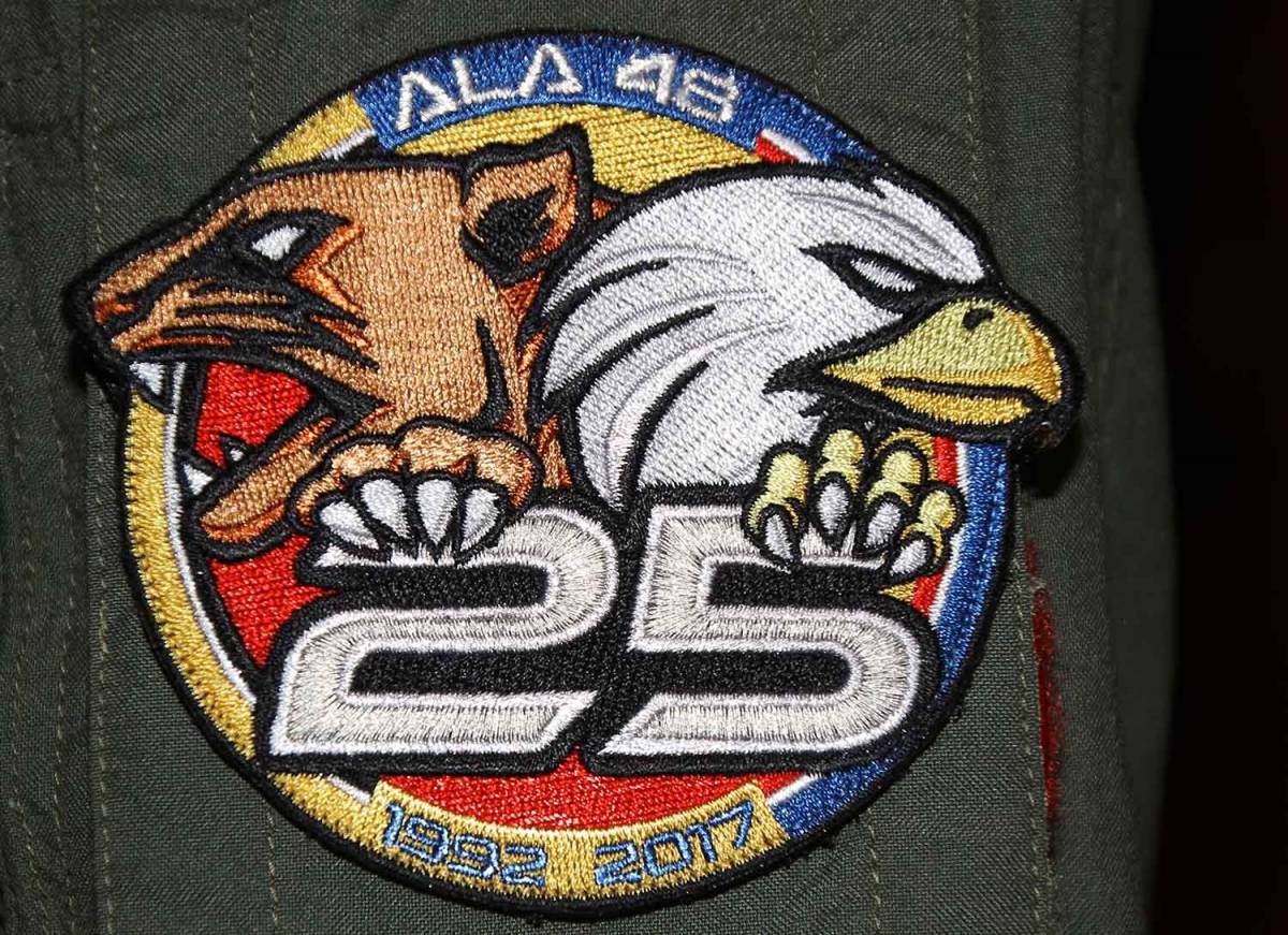 Parche especial creado por el Ala 48 para celebrar su 25ª Aniversario. Foto: Julio Maíz/defensa.com Parche especial creado por el Ala 48 para celebrar su 25ª Aniversario. Foto: Julio Maíz/defensa.com