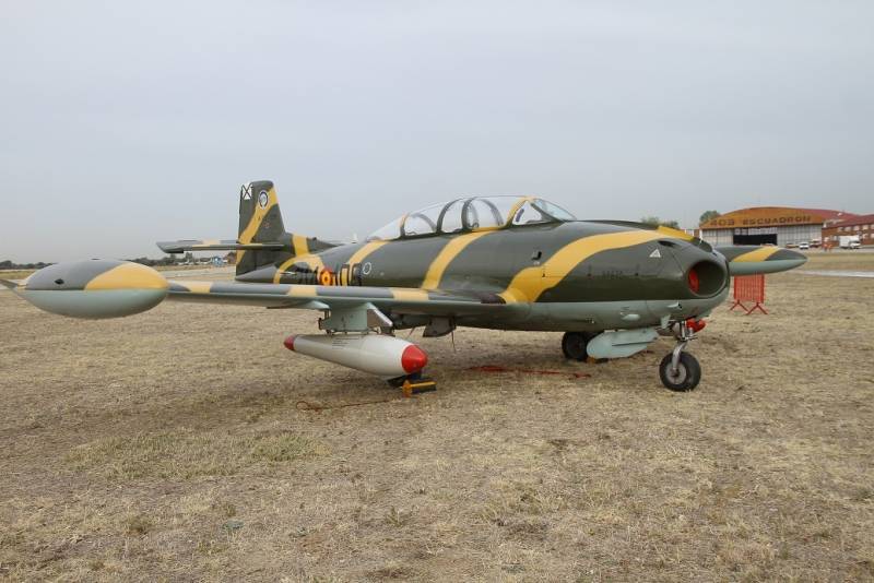 Uno de los aviones históricos expuestos fue este Hispano Aviación HA-220D "Super Saeta". Foto: Julio Maíz/defensa.com Uno de los aviones históricos expuestos fue este Hispano Aviación HA-220D "Super Saeta". Foto: Julio Maíz/defensa.com