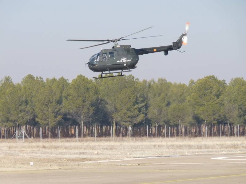 Último vuelo de los Bö-105 de FAMET, tuvo lugar en la Base de Almagro (Ciudad Real) el pasado 21 de diciembre. Foto: BHELA I. Último vuelo de los Bö-105 de FAMET, tuvo lugar en la Base de Almagro (Ciudad Real) el pasado 21 de diciembre. Foto: BHELA I.