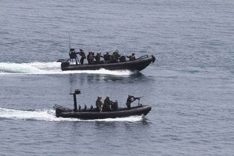 Las lanchas semirrgidas de la Unidad de Embarcaciones de la FGNE listas para actuar.(Fotografa: Julio Maz Sanz)