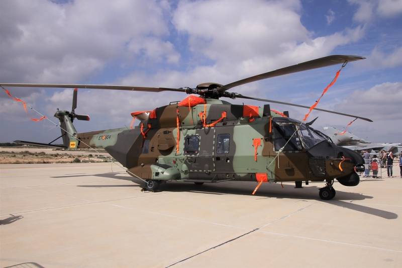 6- Uno de los modernos Airbus Helicopters NH90, en este caso del ET (Ejército de Tierra), también estaba presente en la estática de aeronaves. 6- Uno de los modernos Airbus Helicopters NH90, en este caso del ET (Ejército de Tierra), también estaba presente en la estática de aeronaves.