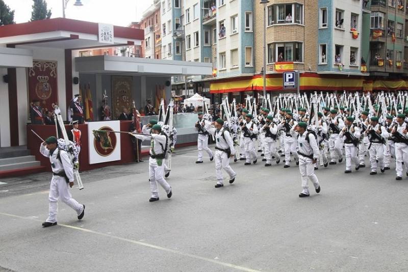9. El espectacular desfile de la Compañía de Esquiadores del Regimiento “Galicia” 64 de Cazadores de Montaña de Jaca (Huesca). 9. El espectacular desfile de la Compañía de Esquiadores del Regimiento “Galicia” 64 de Cazadores de Montaña de Jaca (Huesca).