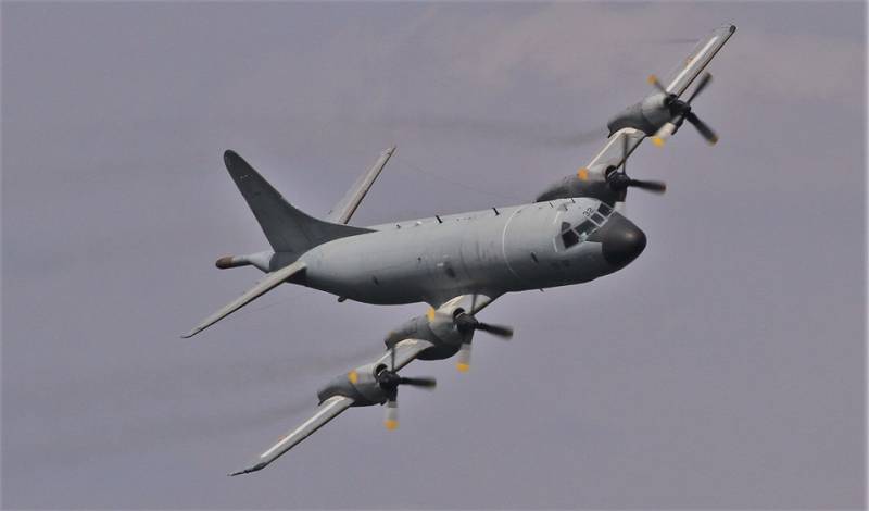 La espectacular pasada del Lockheed Martin P-3M “Orion”. La espectacular pasada del Lockheed Martin P-3M “Orion”.