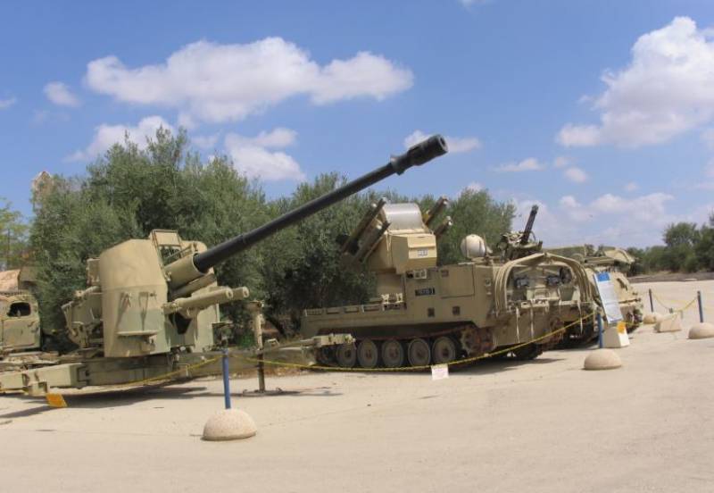 Durante el recorrido por las explanadas nos encontramos con interesantes materiales que sirvieron en las Fuerzas Armadas hebreas. Durante el recorrido por las explanadas nos encontramos con interesantes materiales que sirvieron en las Fuerzas Armadas hebreas.