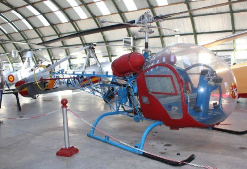 BELL 47OH-13 H SIOUX. Entr en servicio en Espaa en 1971 procedentes del Ejrcito de Tierra estadounidense.