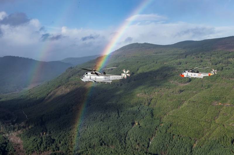 Dos Sea King CH-124 de la Royal Canadian Air Force protagonistas el da de los festejos. (foto DND)