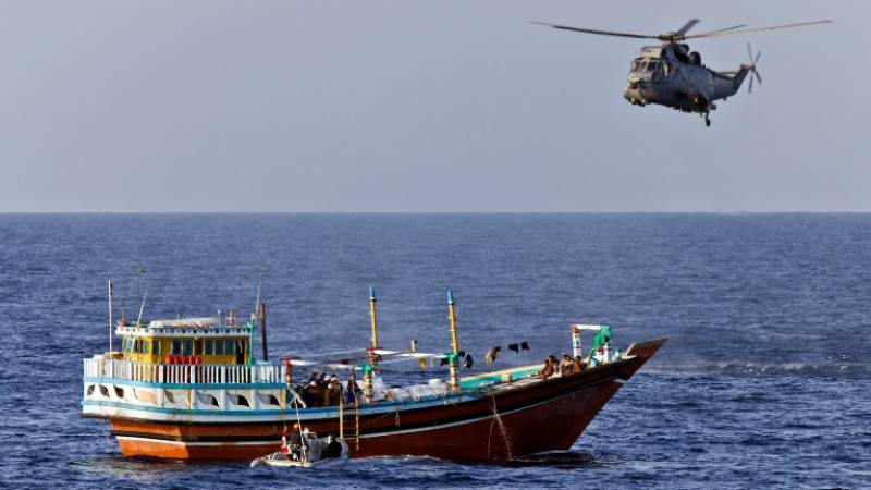 Sea King en el Golfo de Adn durante la operacin Artemis en 2012. (foto: Darren Putock)