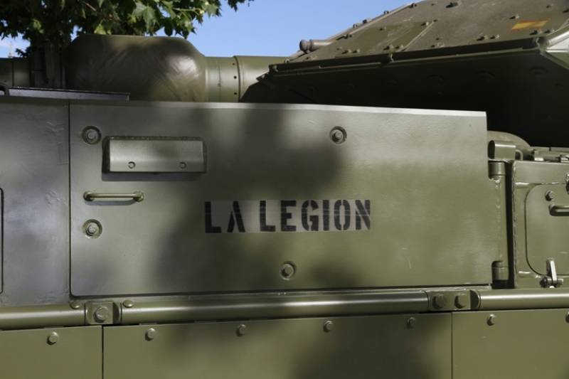 Los carros de combate llevan un nombre propio, una reminiscencia de la época en la que caballería usaba caballos y que también se extendió a la Infantería Acorazada Los carros de combate llevan un nombre propio, una reminiscencia de la época en la que caballería usaba caballos y que también se extendió a la Infantería Acorazada