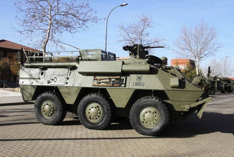 El veterano BMR M1 es este caso de la versin VCZ (Vehculo de Combate de Zapadores).