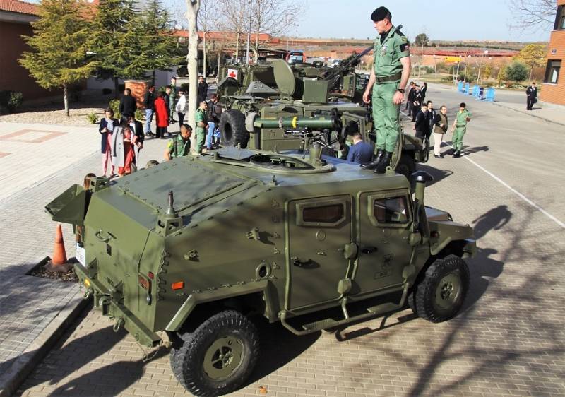 El 4x4 VAMTAC (Vehculo de Alta Movilidad Tctica) ST5 armado con el lanzamisiles Spike.