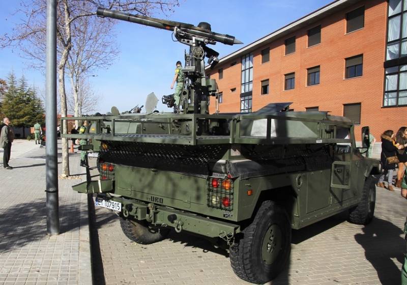 Un lanzador de misiles antiareos MBDA Mistral montado en un Uro VAMTAC S3.