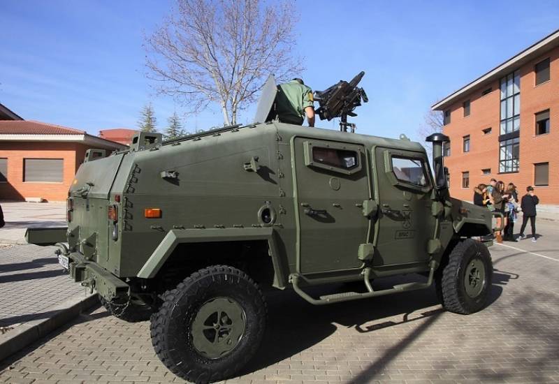 Este Uro VAMTAC ST5 est armado con el lanzagranadas LAG-40, de diseo y fabricacin espaola.