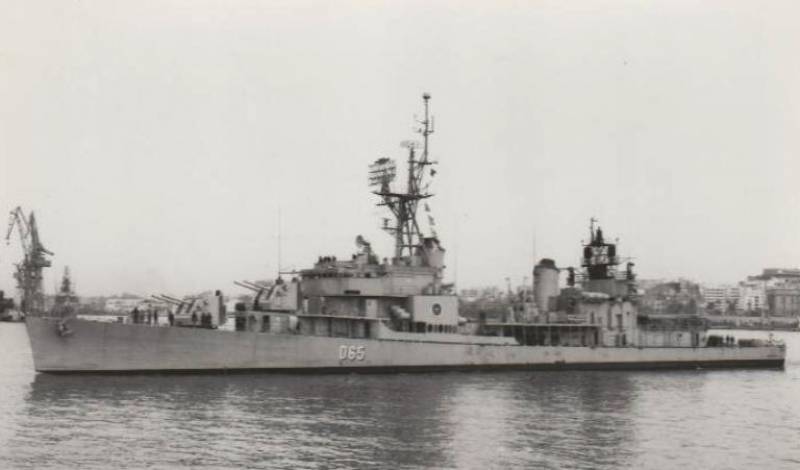 Destructor clase FRAM Blas de Lezo (D 65) de la 11 Escuadrilla de Destructores Destructor clase FRAM Blas de Lezo (D 65) de la 11 Escuadrilla de Destructores