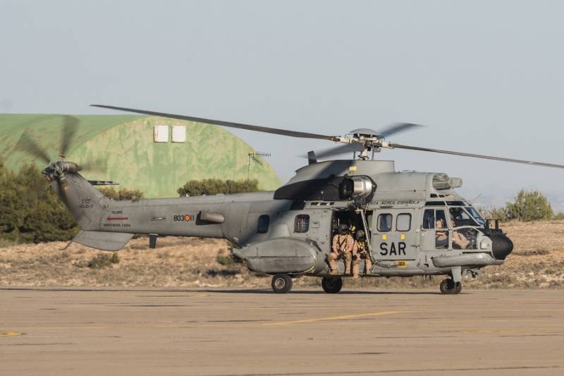 8-	En un supuesto de la categora del Sirio 19 no poda faltar la capacidad de CSAR, materializada por un helicptero AS332B Super Puma del 803 Escuadrn.