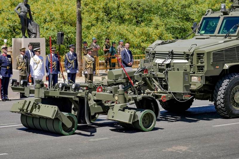 Detalle del sistema antiminas que se adapta al vehículo protegido RG-31 “Nyala”. Detalle del sistema antiminas que se adapta al vehículo protegido RG-31 “Nyala”.