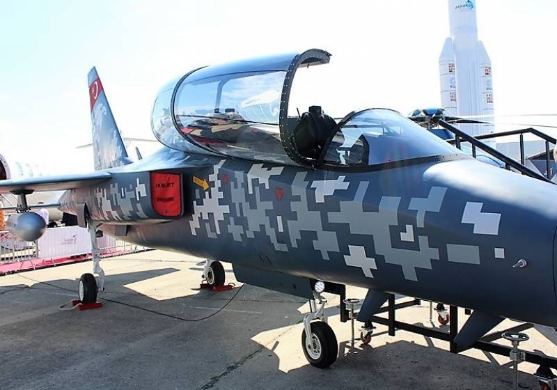 El Hrjet es el proyecto de Avin de entrenamiento Avanzado de Ataque Ligero. Se espera que el prototipo de avin Hrjet realice su primer vuelo en 2023.