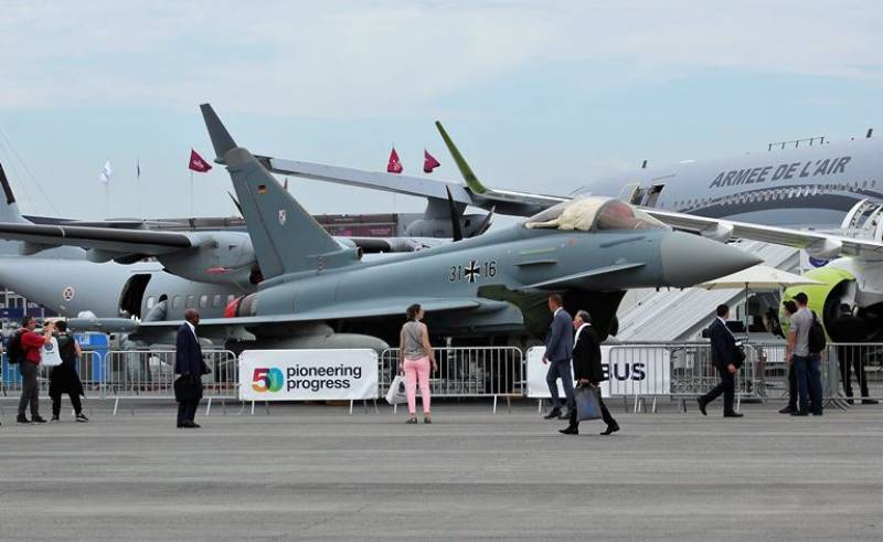 El Eurofighter Typhoon es un caza polivalente y de gran maniobrabilidad. Su �ltima actualizaci�n a la Tranche 3 hace del Typhoon uno de los cazas de 4� Generaci�n m�s capaces del mercado.