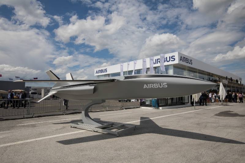 Durante la presentaci�n del FCAS, tambi�n se present� una de las propuestas de un veh�culo a�reo de combate no tripulado propuesto (UCAV) que operar� en conjunto con los aparatos tripulados.