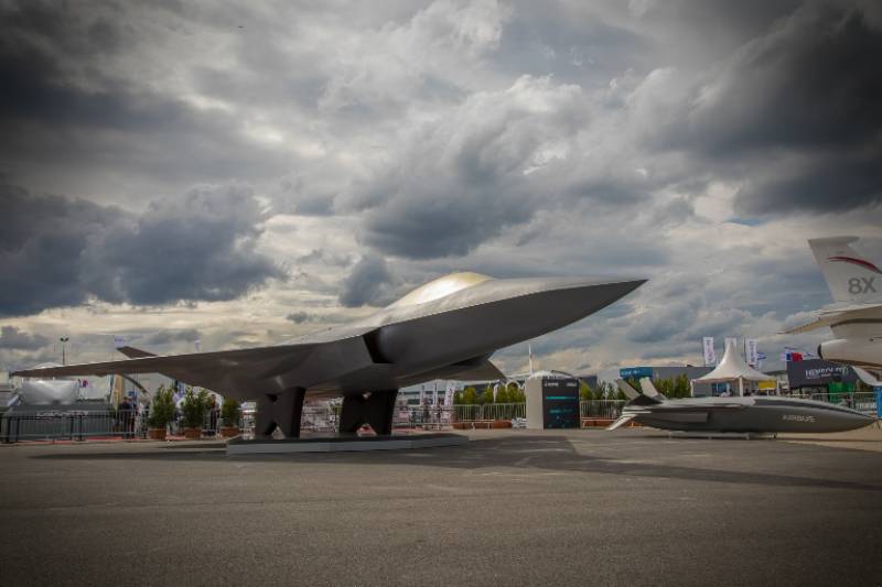 Sin duda alguna, la presentaci�n del nuevo FCAS(Future Combat Air System ) as� como la entrada de Espa�a con una participaci�n del 33% han sido uno de los momentos destacados de este SIAE Le Bourguet.