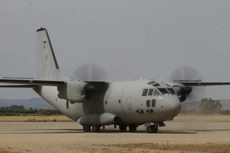 6- Uno de los agiles Leonardo C-27J “Spartan” maniobrando en Ablitas. 6- Uno de los agiles Leonardo C-27J “Spartan” maniobrando en Ablitas.