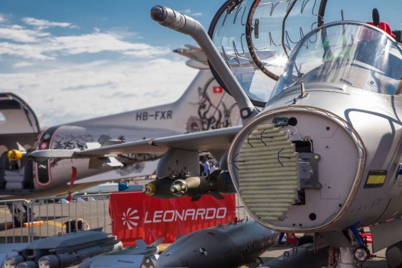 El equipamiento sencillo y simple que equipa esta aeronave, hace de ella una plataforma con un mantenimiento requerido mínimo pero garantizando la máxima seguridad y confiabilidad. El equipamiento sencillo y simple que equipa esta aeronave, hace de ella una plataforma con un mantenimiento requerido mínimo pero garantizando la máxima seguridad y confiabilidad.