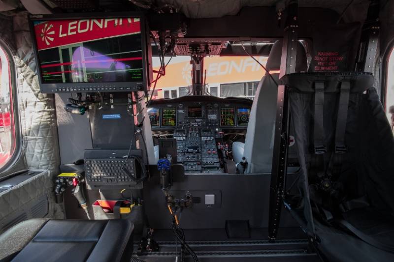 En esta versión, podemos ver en la parte posterior la pantalla y controles de la cámara de alta resolución. En esta versión, podemos ver en la parte posterior la pantalla y controles de la cámara de alta resolución.