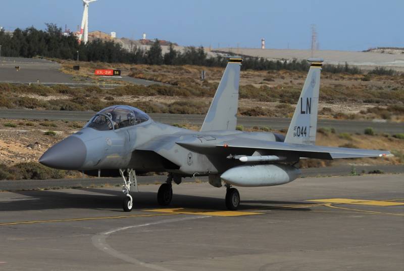 Desde este F-15D se realizaron las fotos del reportaje. (foto: Julio Maíz/defrnsa.com) Desde este F-15D se realizaron las fotos del reportaje. (foto: Julio Maíz/defrnsa.com)