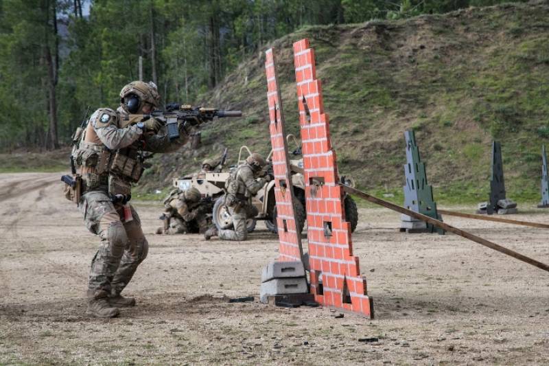 ¡Más sudor en el entrenamiento menos sangre en el combate! El tremendo realismo en este simulacro se hace patente durante nuestra visita. ¡Más sudor en el entrenamiento menos sangre en el combate! El tremendo realismo en este simulacro se hace patente durante nuestra visita.