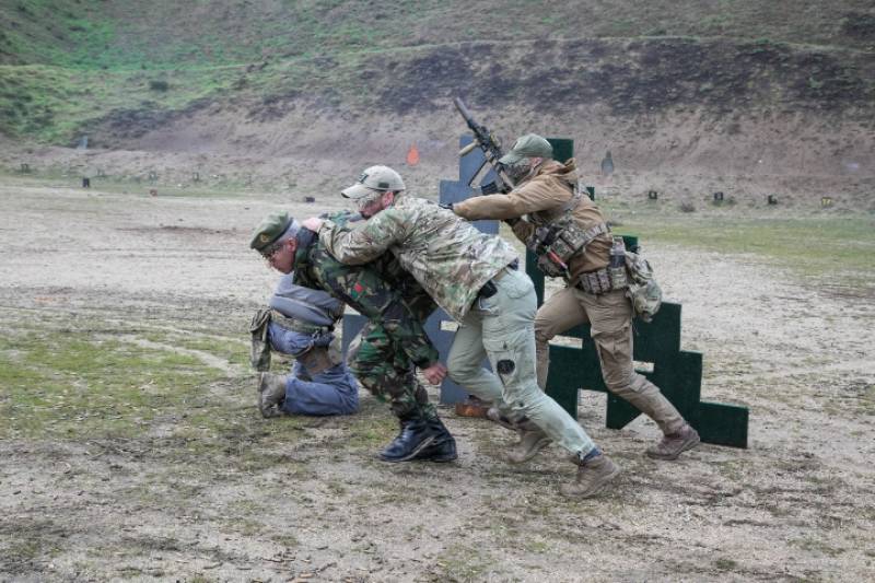 Desde la revista Defensa, defensa.com, y en especial de quien escribe estas palabras, agradecer sinceramente la excelente acogida que hemos tenido durante nuestra visita al Centro. (Fotografías: Guillermo Pis PHOTO) Desde la revista Defensa, defensa.com, y en especial de quien escribe estas palabras, agradecer sinceramente la excelente acogida que hemos tenido durante nuestra visita al Centro. (Fotografías: Guillermo Pis PHOTO)