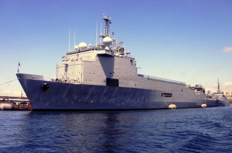 LSDH-91 "Sargento Aldea" multipropósito chileno, ex “Foudre”. LSDH-91 "Sargento Aldea" multipropósito chileno, ex “Foudre”.