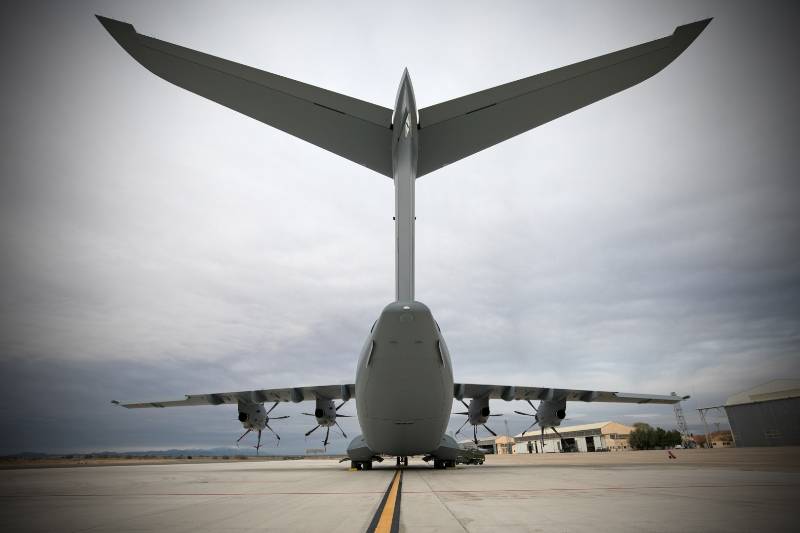 Con su entrada en servicio en 2016, el A400 comienza a dar fin a la larga trayectoria de nuestros Dumbos, que han sido puestos a la venta recientemente.