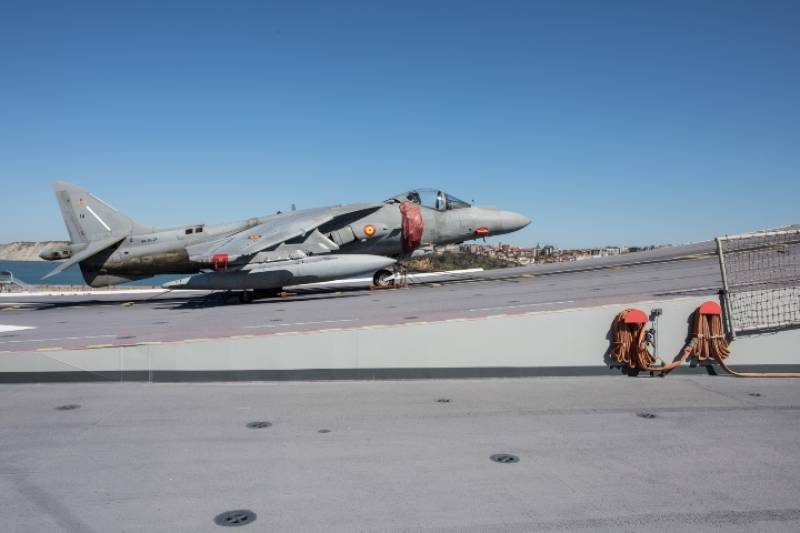 Salta a la vista el detalle de la inclinación de 12º de su sky-jump Salta a la vista el detalle de la inclinación de 12º de su sky-jump