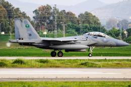 Uno de los F-15SA sauditas rodando por en Mor�n (foto Rub�n Galindo)