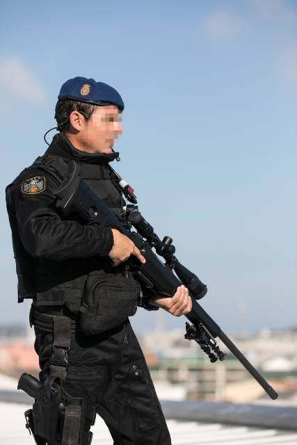 Es a finales del 89 cuando el CNP y ante el aumento progresivo de la carga de trabajo del G.E.O. decide crear los Grupos Operativos Especiales de Seguridad G.O.E.S.