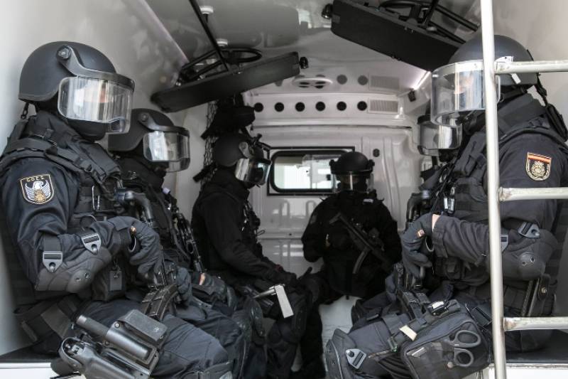 Y por supuesto, prestar el apoyo necesario hasta la llegada del GEO cuando la misin lo requiera.