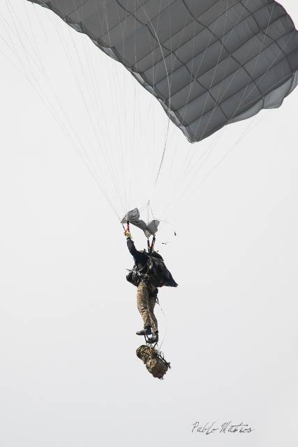 En la segunda visita��a LELN, la unidad de prueba y evaluaci�n��de Airbus ( Joint Air Delivery Test & Evaluation Unit Airbus DS),��han realizado los vuelos y lanzamientos de paracaidistas para su certificaci�n.�