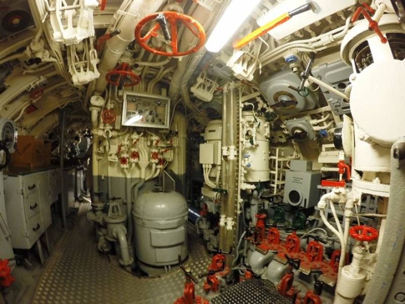 Sala de control (puente de mando) Sala de control (puente de mando)