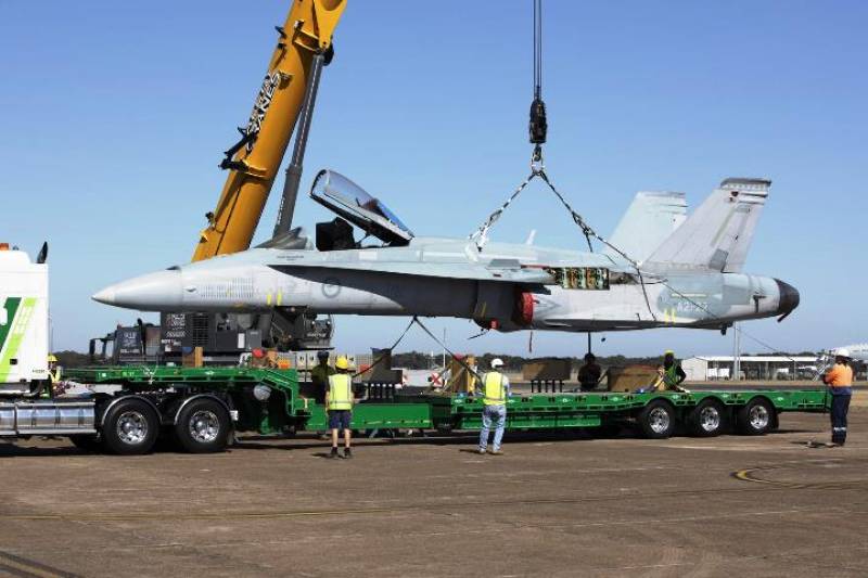 Este guerrero empleó la primera arma hecha en Australia en la Operación Falconer en 2003, y también se desplegó en la Operación Okra en 2016-2017. Este guerrero empleó la primera arma hecha en Australia en la Operación Falconer en 2003, y también se desplegó en la Operación Okra en 2016-2017.