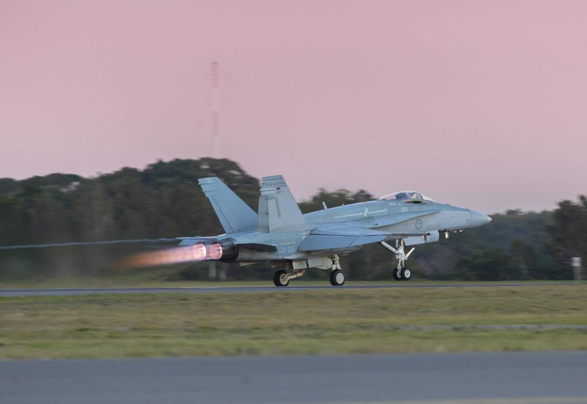 La ministra de Industria de Defensa de este país, Melissa Price, dijo que la llegada del F / A-18A Hornet A21-022 sería un paso importante en la preservación de la historia de la guerra australiana, subrayando que: "este es un avión especial para la RAAF” La ministra de Industria de Defensa de este país, Melissa Price, dijo que la llegada del F / A-18A Hornet A21-022 sería un paso importante en la preservación de la historia de la guerra australiana, subrayando que: "este es un avión especial para la RAAF”