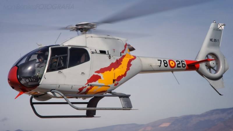 Con ms de 500cv y una decoracin espectacular, los helicpteros de la Patrulla Aspa no pasan inadvertidos para nadie.