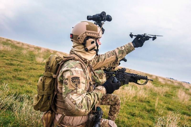 Los diminutos drones ya forman parte de las secciones de FFEE.