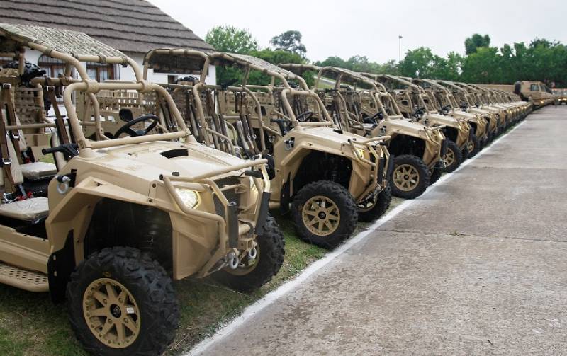 Otra nueva entrega de 16 vehculos ligeros Polaris para las Tropas especiales.