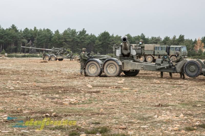 - Debo decir que me vi impresionado por la rapidez de la entrada en posición y posterior repliegue de las piezas. Al ver estos monstruos uno no imagina la destreza y fluidez que muestran en manos de un personal que sin duda alguna ha sido bien adiestrado. - Debo decir que me vi impresionado por la rapidez de la entrada en posición y posterior repliegue de las piezas. Al ver estos monstruos uno no imagina la destreza y fluidez que muestran en manos de un personal que sin duda alguna ha sido bien adiestrado.