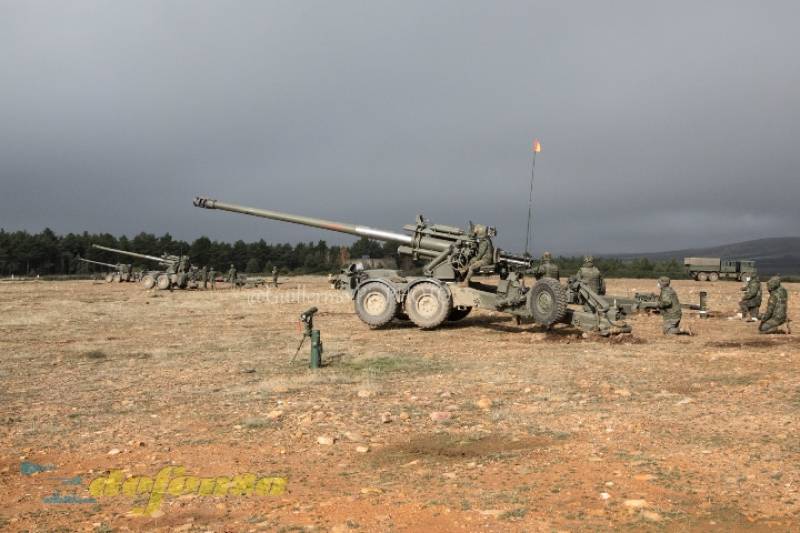 Una vez han realizado la entrada en posición, solo cabe esperar la orden de fuego por parte del centro de mando. Una vez han realizado la entrada en posición, solo cabe esperar la orden de fuego por parte del centro de mando.