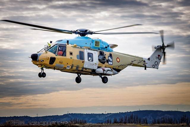 Sedante Salida ballena Primer vuelo de los helicópteros en versiones naval y de transporte táctico  NH90 para Qatar-noticia defensa.com - Noticias Defensa Africa-Asia-Pacífico