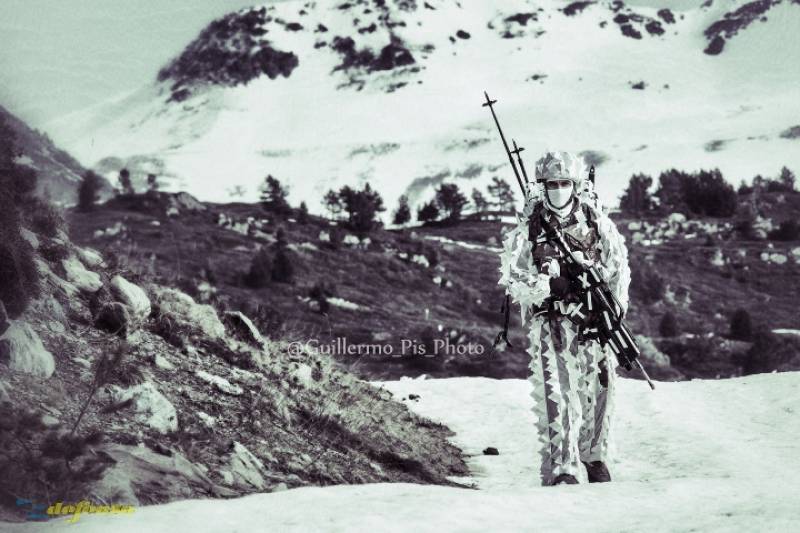 Por supuesto, la instrucción técnica en montaña es piedra angular de estas unidades, realizando prácticas tanto invernales como estivales para obtener los niveles de Cazador, Esquiador y Guía. Por supuesto, la instrucción técnica en montaña es piedra angular de estas unidades, realizando prácticas tanto invernales como estivales para obtener los niveles de Cazador, Esquiador y Guía.