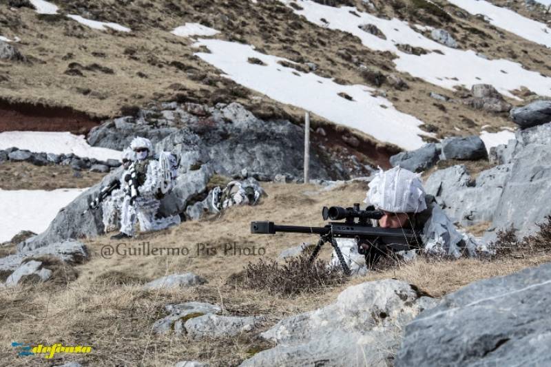 La exigencia física a la que son sometidos estos infantes es extrema, a la altura de la exigencia que un entorno tan hostil como la montaña requiere. La exigencia física a la que son sometidos estos infantes es extrema, a la altura de la exigencia que un entorno tan hostil como la montaña requiere.