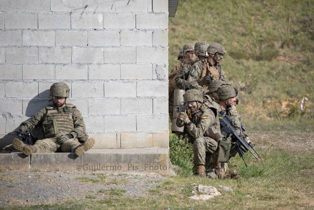 La unidad del Cuerpo de Marines asistente a este ejercicio es la Compañía de Seguridad de la Flota para Europa ( Fleet Anti-Terrosism Security Company, Europe - FASTEUR) La unidad del Cuerpo de Marines asistente a este ejercicio es la Compañía de Seguridad de la Flota para Europa ( Fleet Anti-Terrosism Security Company, Europe - FASTEUR)