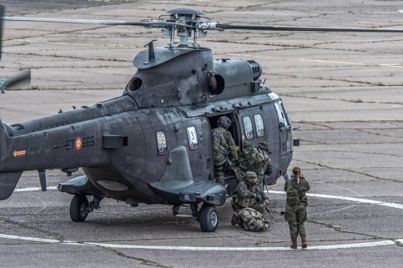 Una veintena de helicópteros se han visto involucrados en este ejercicio Una veintena de helicópteros se han visto involucrados en este ejercicio